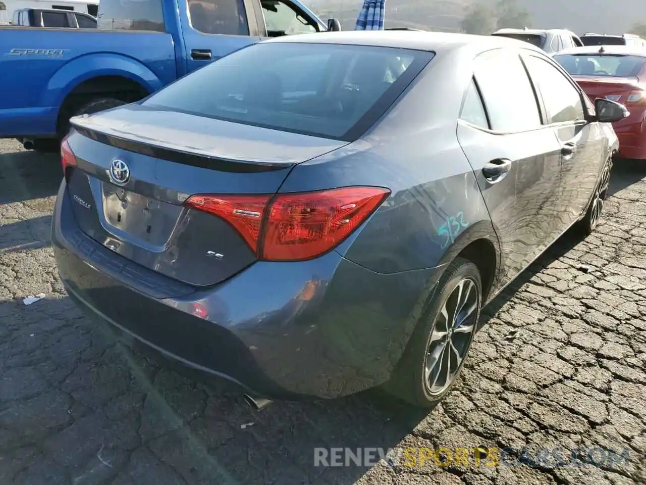 4 Photograph of a damaged car 2T1BURHE6KC126115 TOYOTA COROLLA 2019