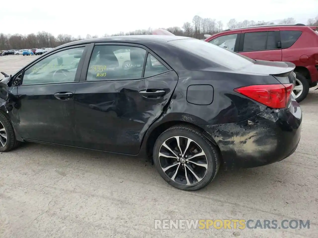 9 Photograph of a damaged car 2T1BURHE6KC126423 TOYOTA COROLLA 2019