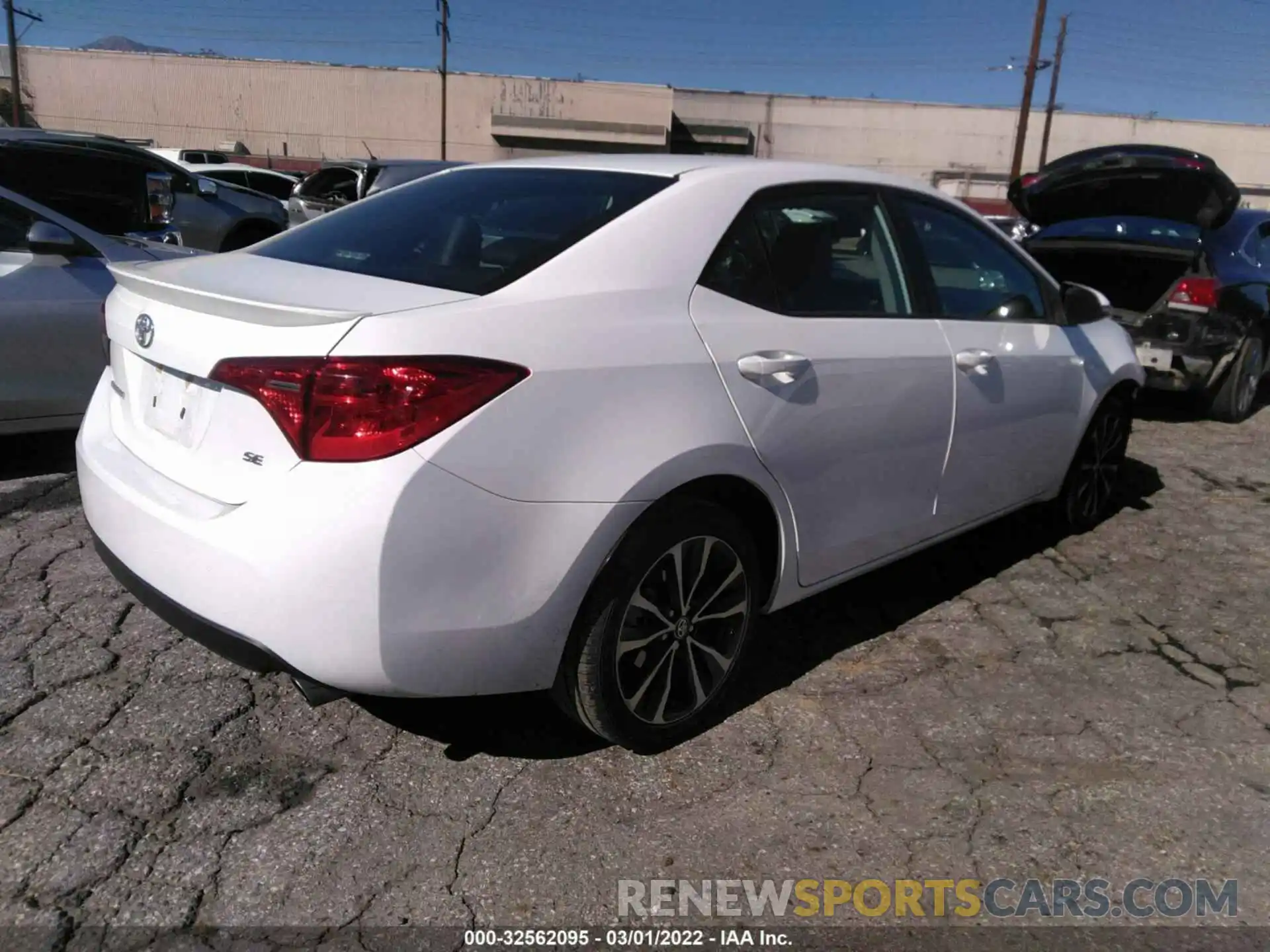 4 Photograph of a damaged car 2T1BURHE6KC127443 TOYOTA COROLLA 2019