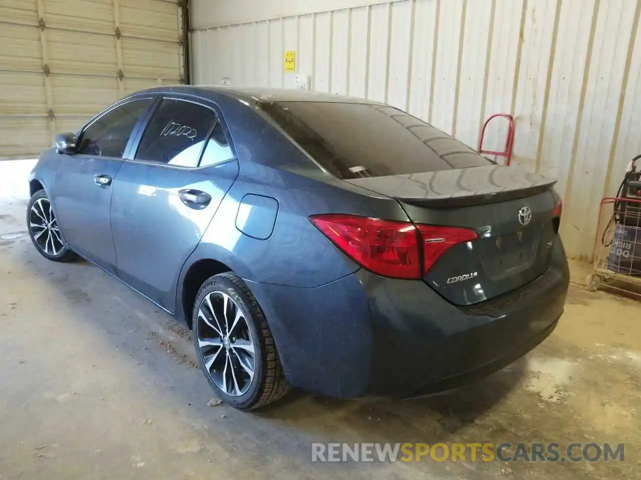 3 Photograph of a damaged car 2T1BURHE6KC127717 TOYOTA COROLLA 2019