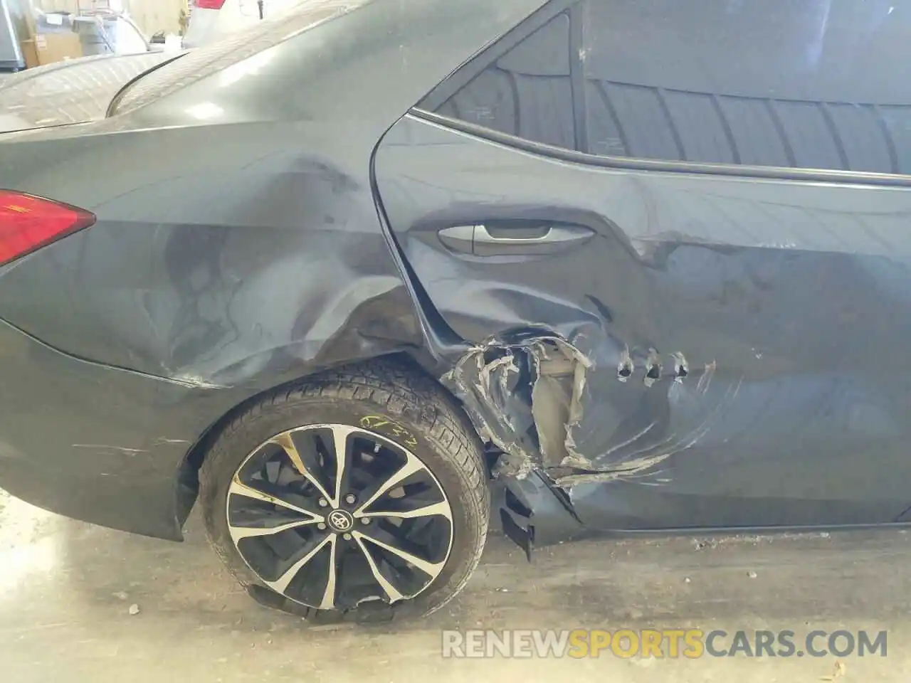 9 Photograph of a damaged car 2T1BURHE6KC127717 TOYOTA COROLLA 2019