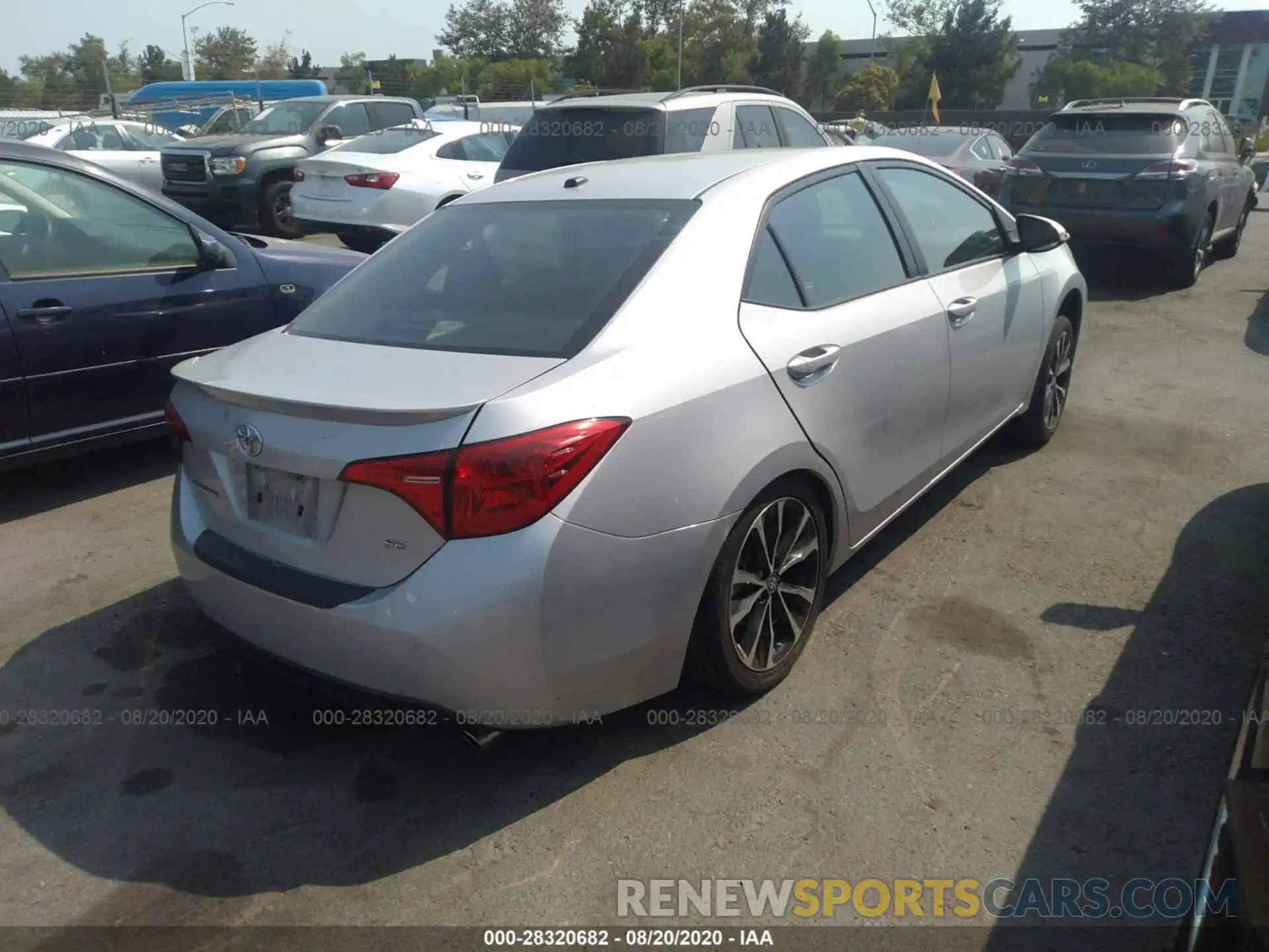 4 Photograph of a damaged car 2T1BURHE6KC128558 TOYOTA COROLLA 2019