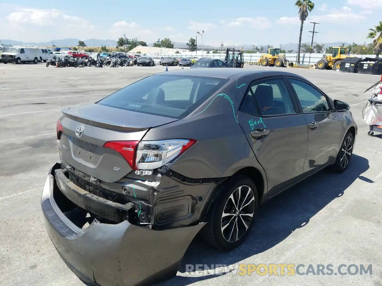 4 Photograph of a damaged car 2T1BURHE6KC129760 TOYOTA COROLLA 2019