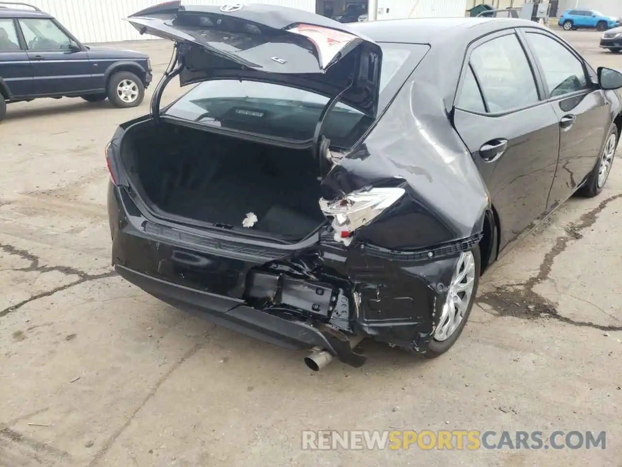 9 Photograph of a damaged car 2T1BURHE6KC130150 TOYOTA COROLLA 2019