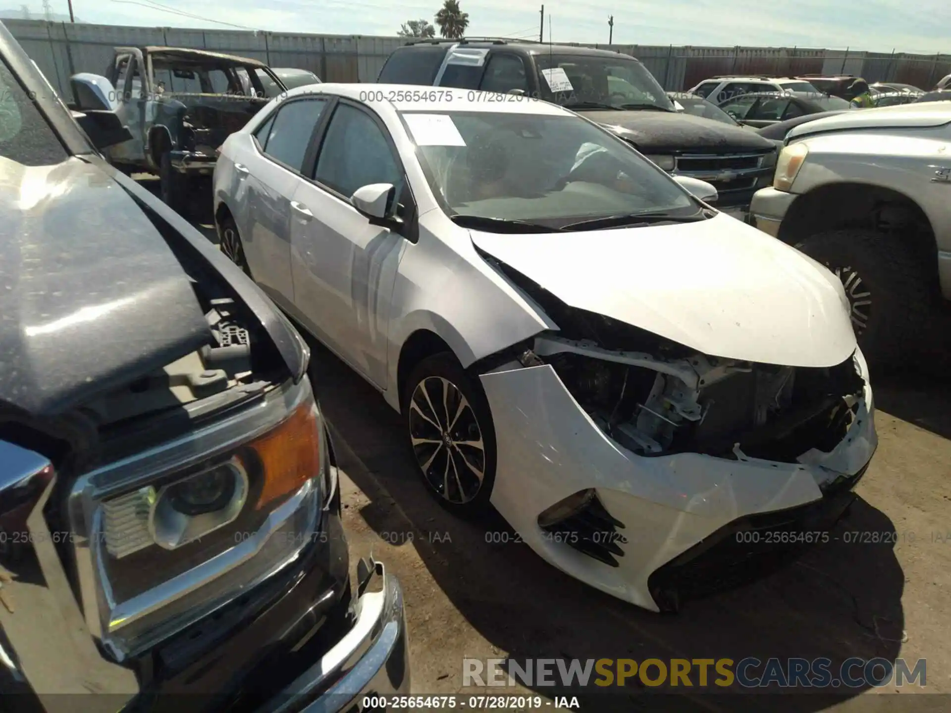 1 Photograph of a damaged car 2T1BURHE6KC130570 TOYOTA COROLLA 2019