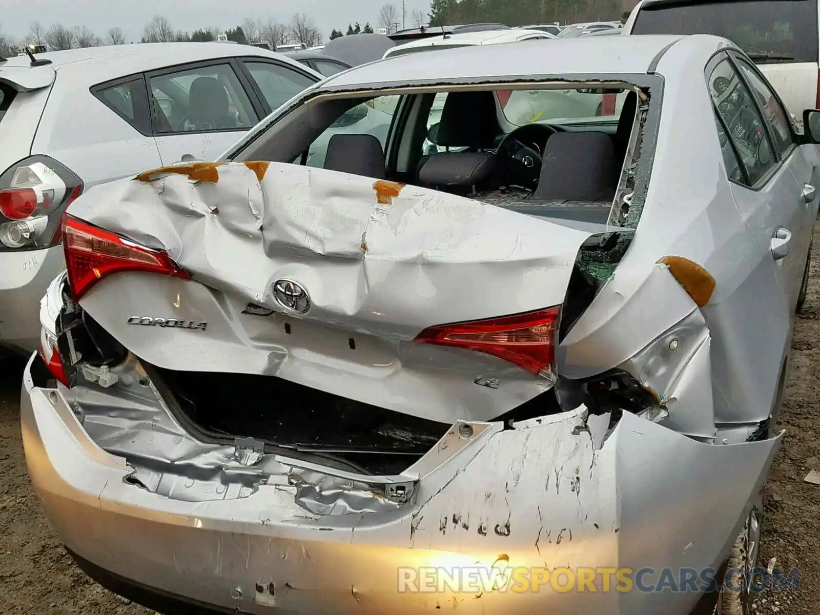 9 Photograph of a damaged car 2T1BURHE6KC130987 TOYOTA COROLLA 2019