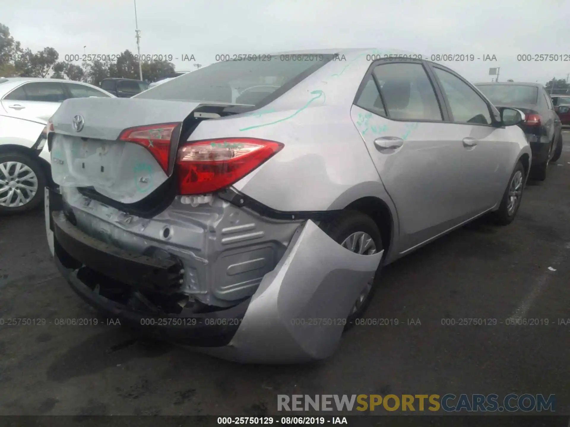 4 Photograph of a damaged car 2T1BURHE6KC131587 TOYOTA COROLLA 2019