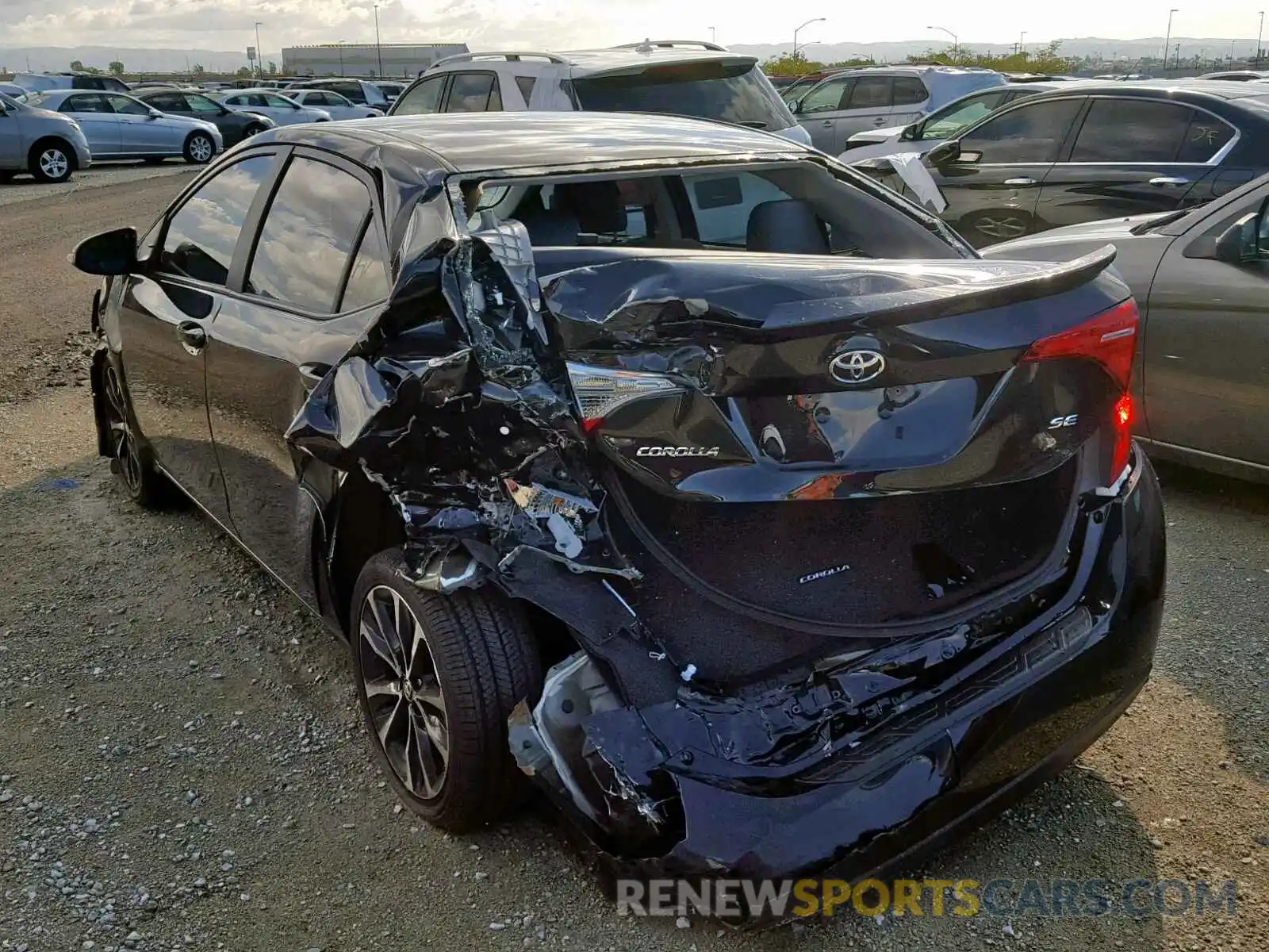 3 Photograph of a damaged car 2T1BURHE6KC132769 TOYOTA COROLLA 2019