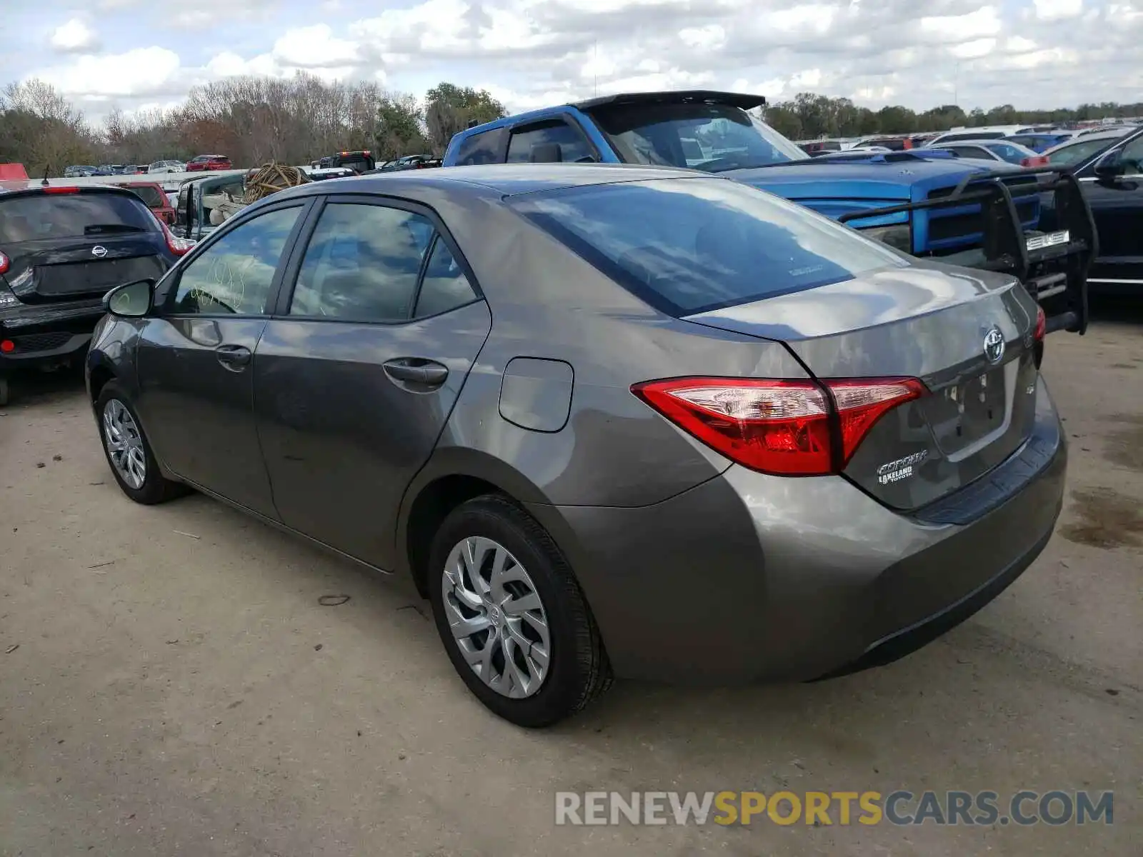 3 Photograph of a damaged car 2T1BURHE6KC133890 TOYOTA COROLLA 2019