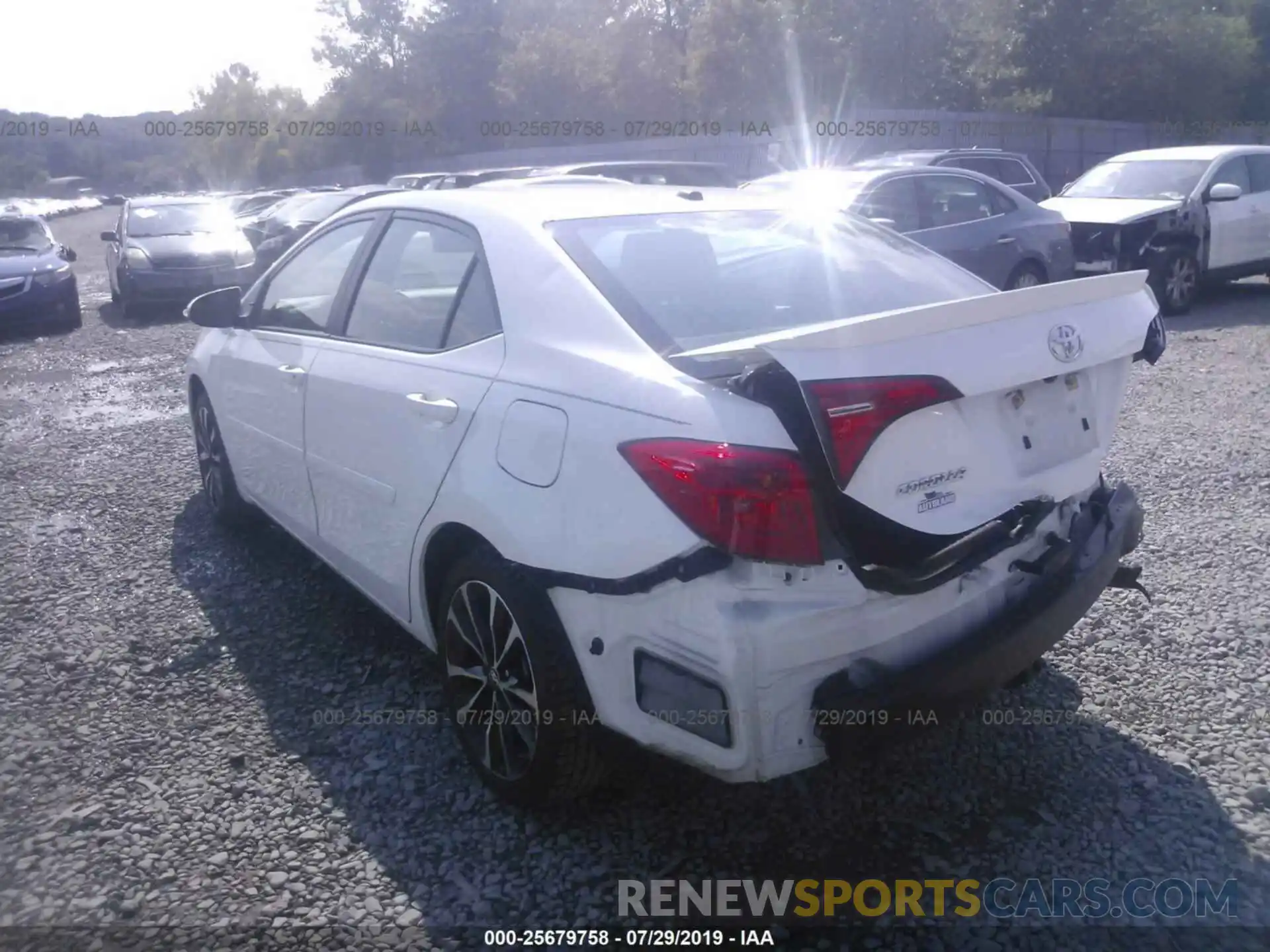 3 Photograph of a damaged car 2T1BURHE6KC134683 TOYOTA COROLLA 2019