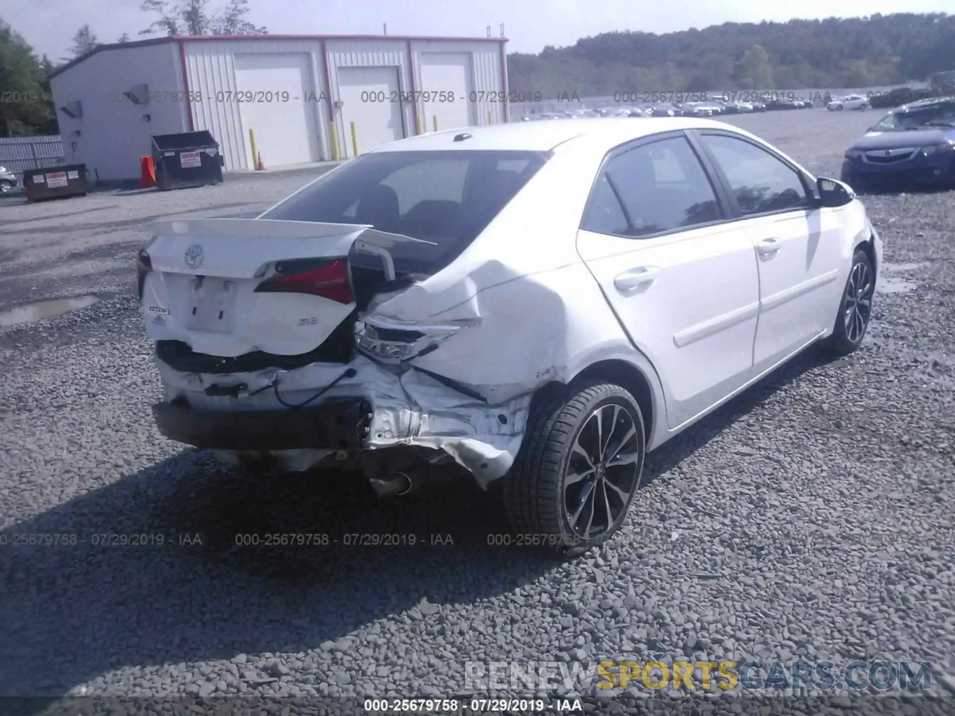 4 Photograph of a damaged car 2T1BURHE6KC134683 TOYOTA COROLLA 2019