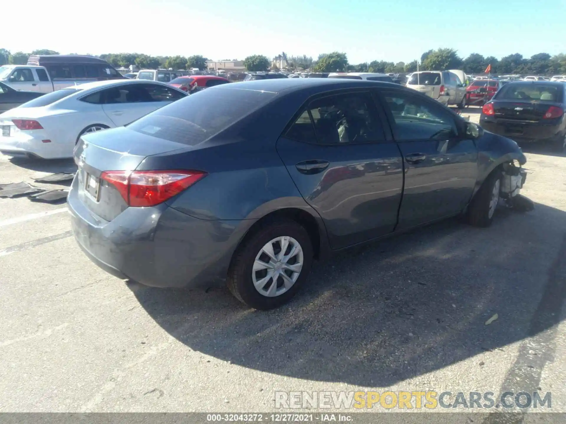 4 Photograph of a damaged car 2T1BURHE6KC134828 TOYOTA COROLLA 2019