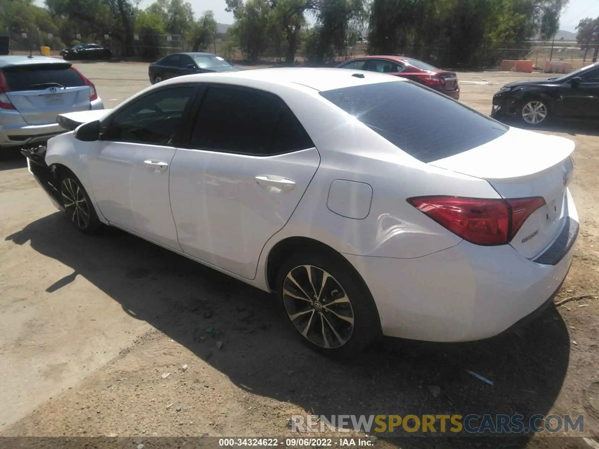 3 Photograph of a damaged car 2T1BURHE6KC134859 TOYOTA COROLLA 2019