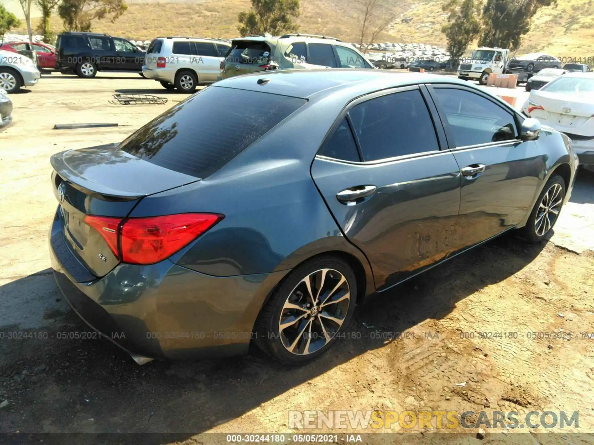 4 Photograph of a damaged car 2T1BURHE6KC136093 TOYOTA COROLLA 2019