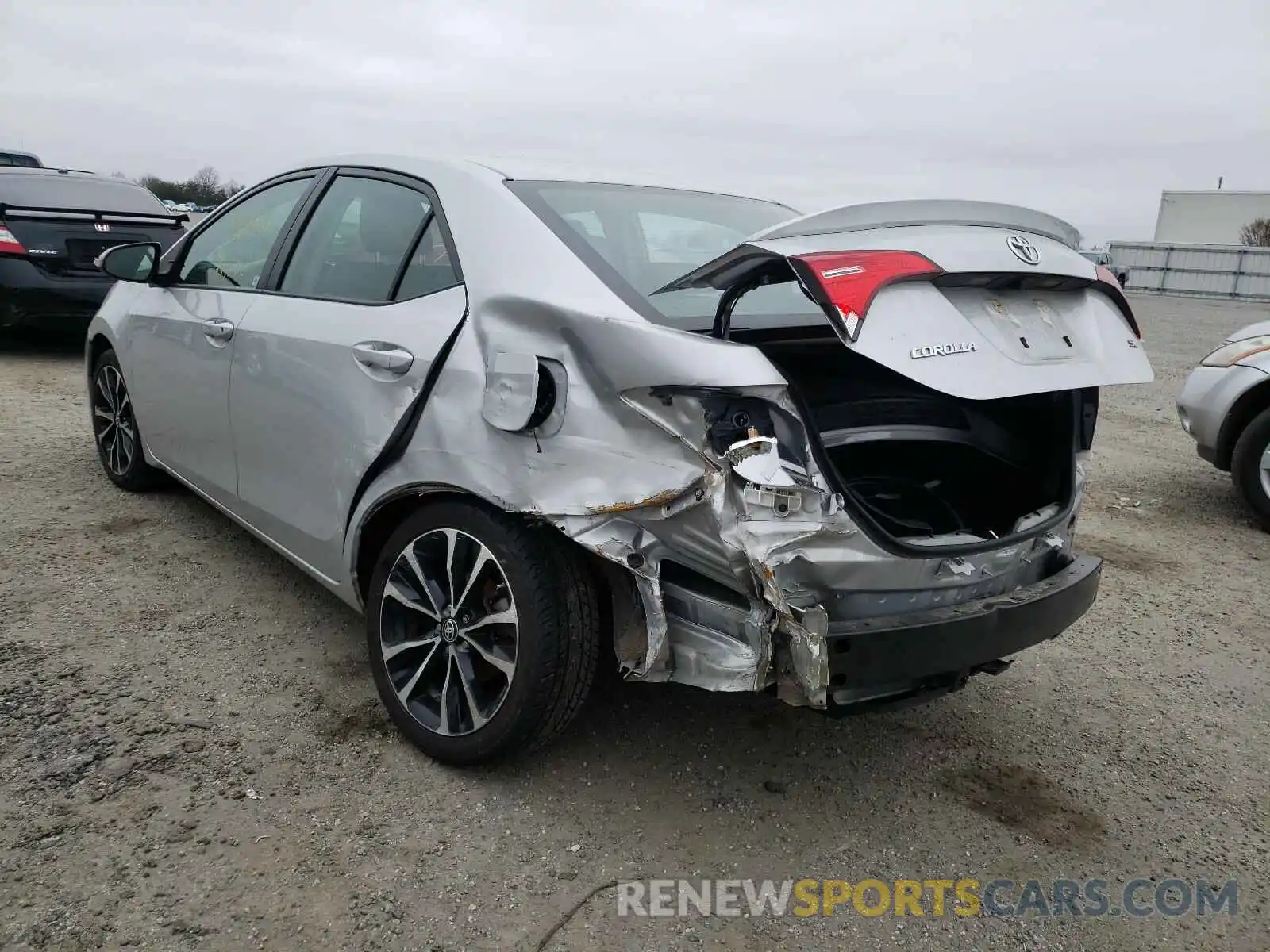 3 Photograph of a damaged car 2T1BURHE6KC136594 TOYOTA COROLLA 2019