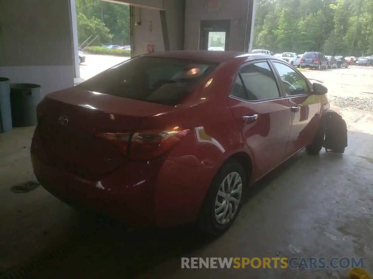 4 Photograph of a damaged car 2T1BURHE6KC136708 TOYOTA COROLLA 2019