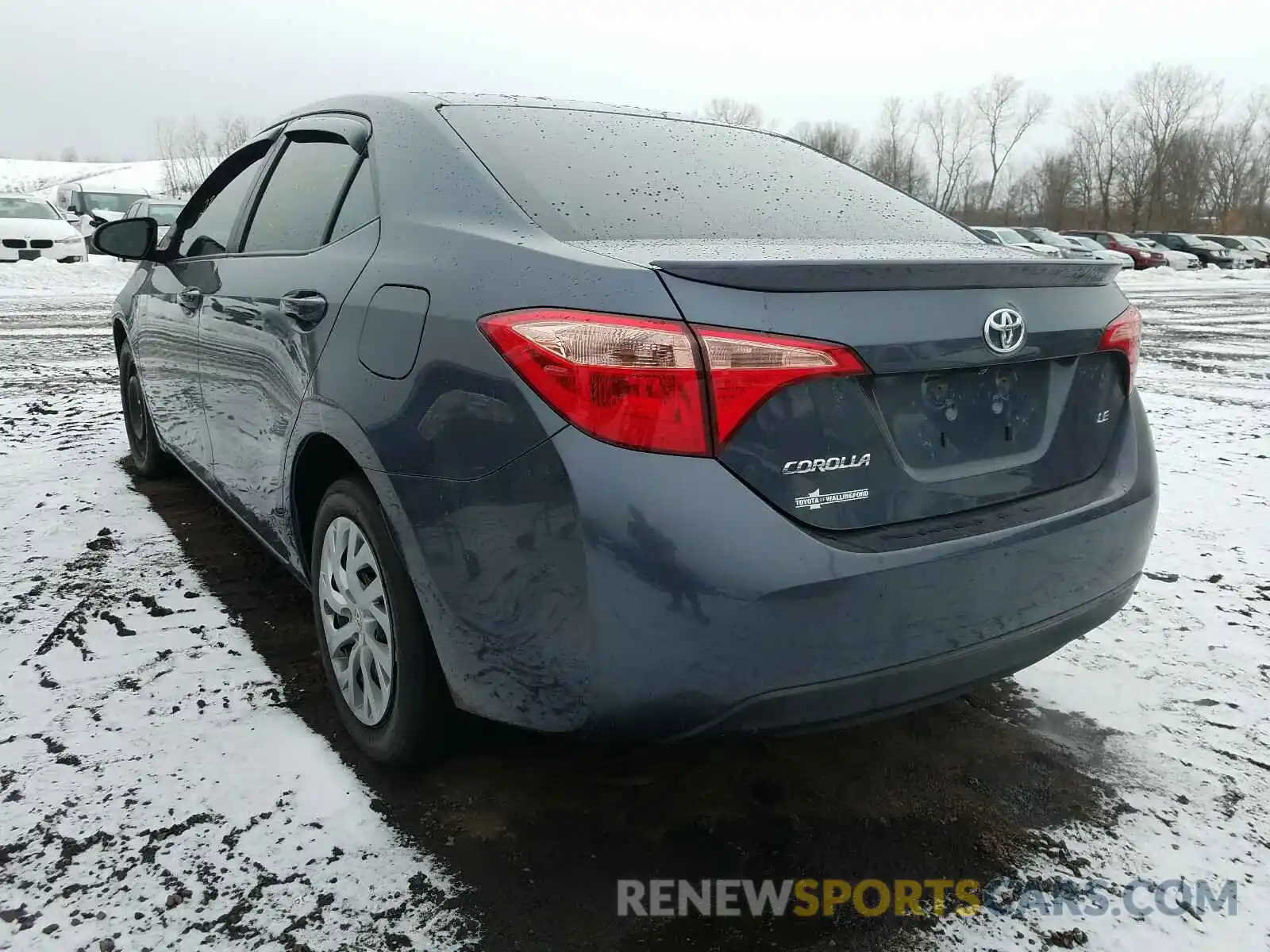 3 Photograph of a damaged car 2T1BURHE6KC136904 TOYOTA COROLLA 2019