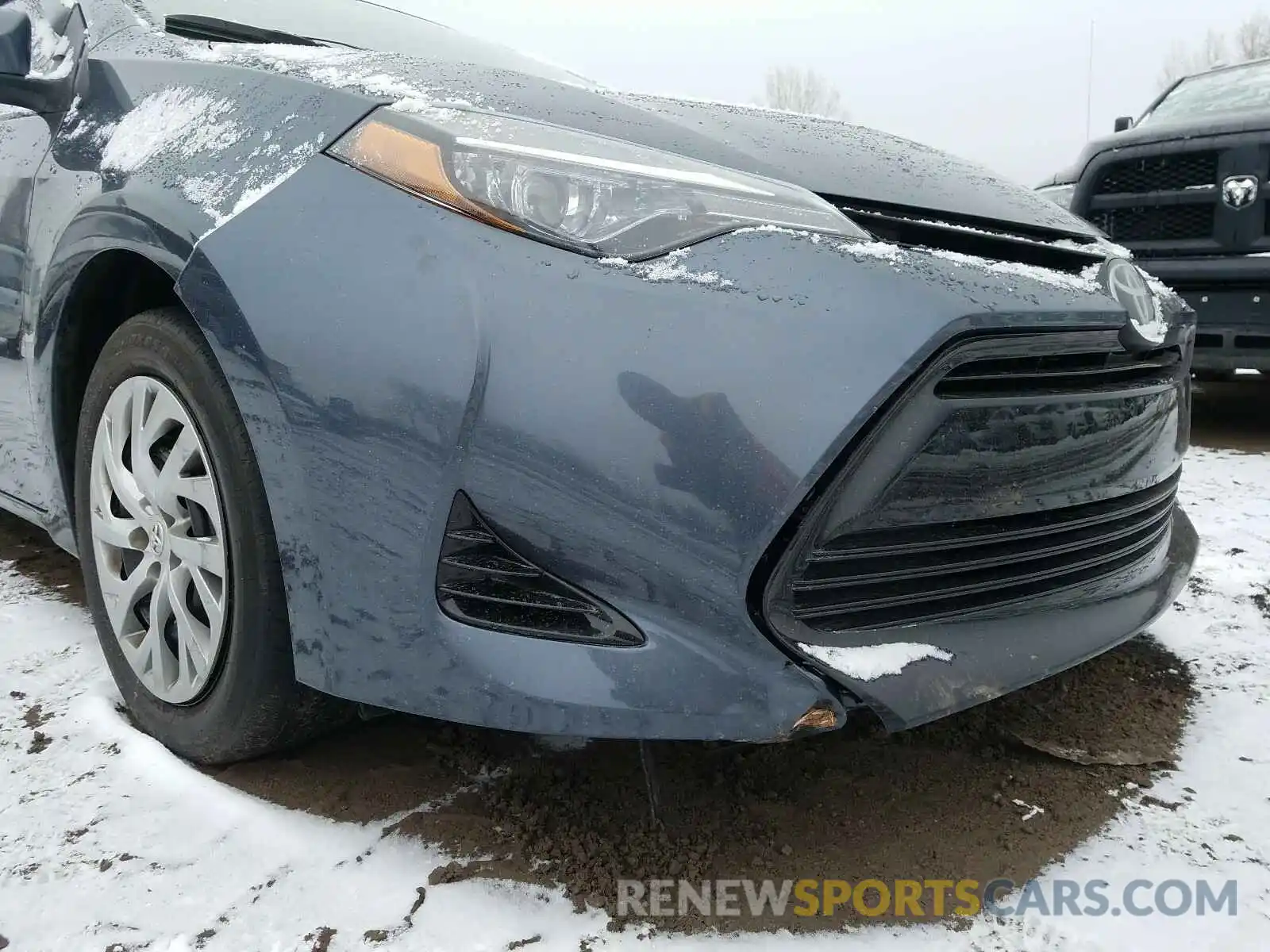 9 Photograph of a damaged car 2T1BURHE6KC136904 TOYOTA COROLLA 2019