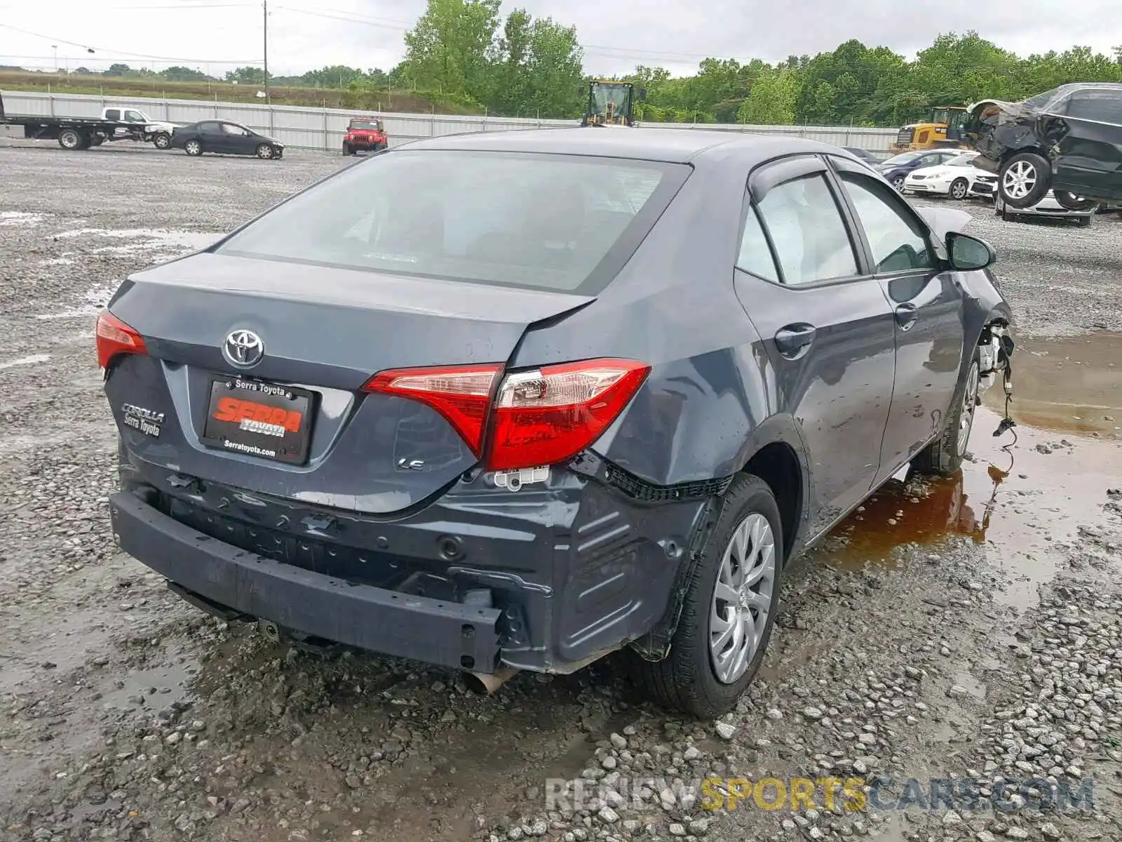 4 Photograph of a damaged car 2T1BURHE6KC137132 TOYOTA COROLLA 2019