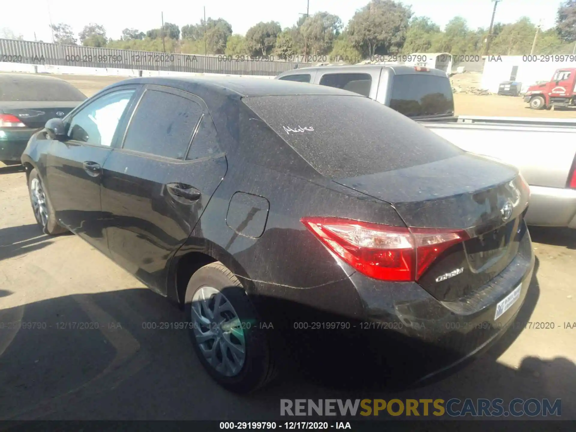 3 Photograph of a damaged car 2T1BURHE6KC137468 TOYOTA COROLLA 2019