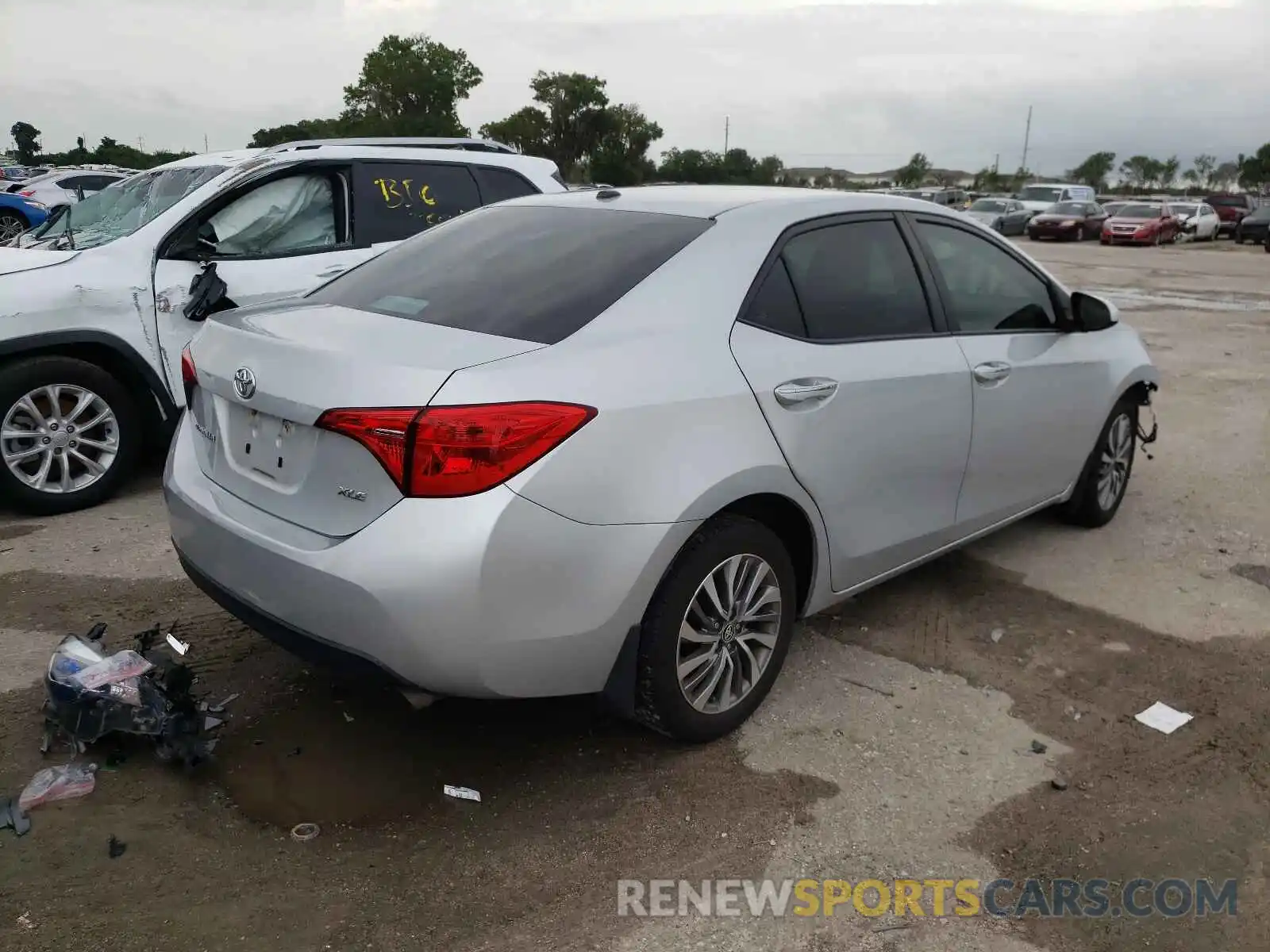 4 Photograph of a damaged car 2T1BURHE6KC137745 TOYOTA COROLLA 2019