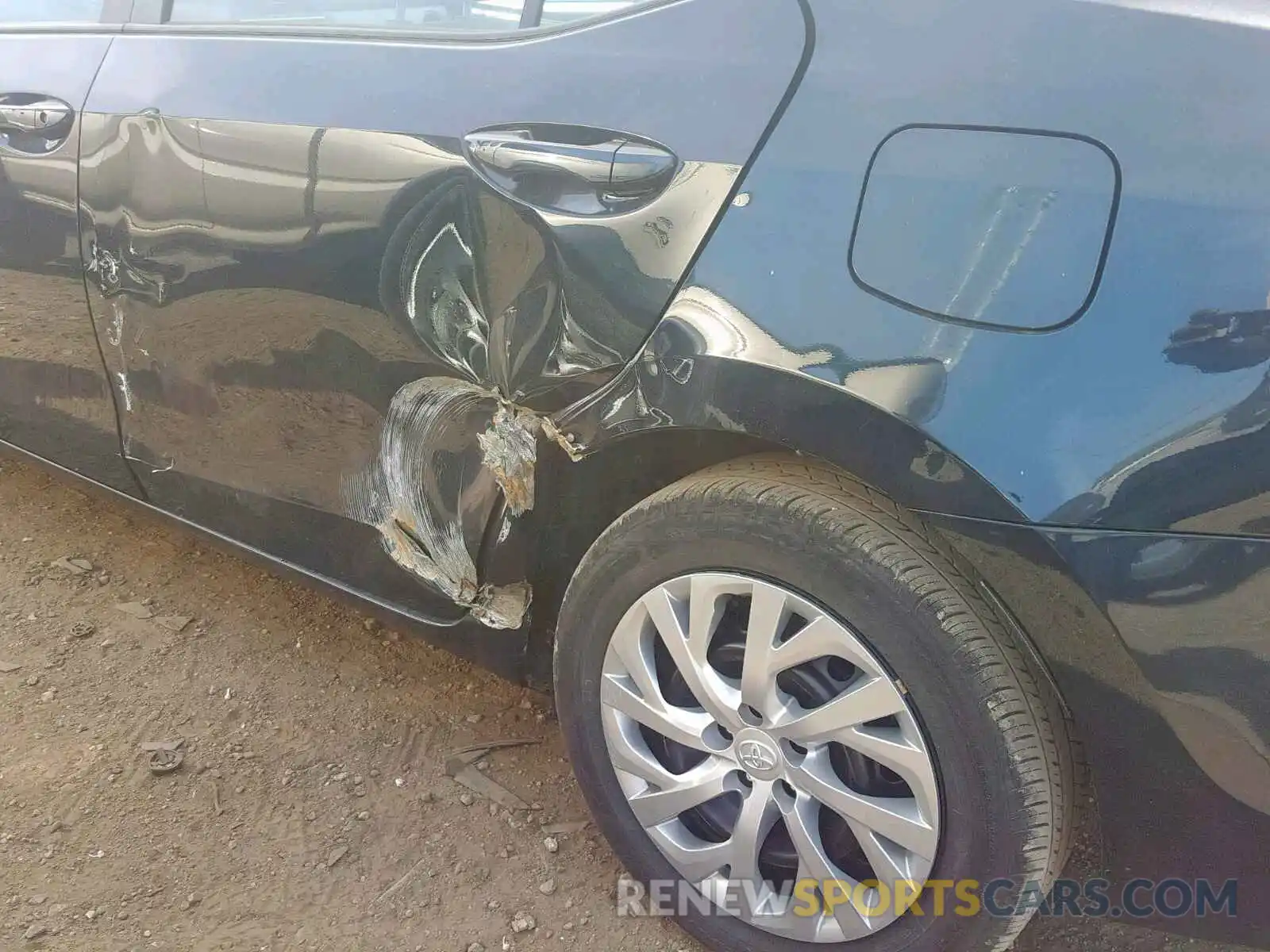 9 Photograph of a damaged car 2T1BURHE6KC137972 TOYOTA COROLLA 2019