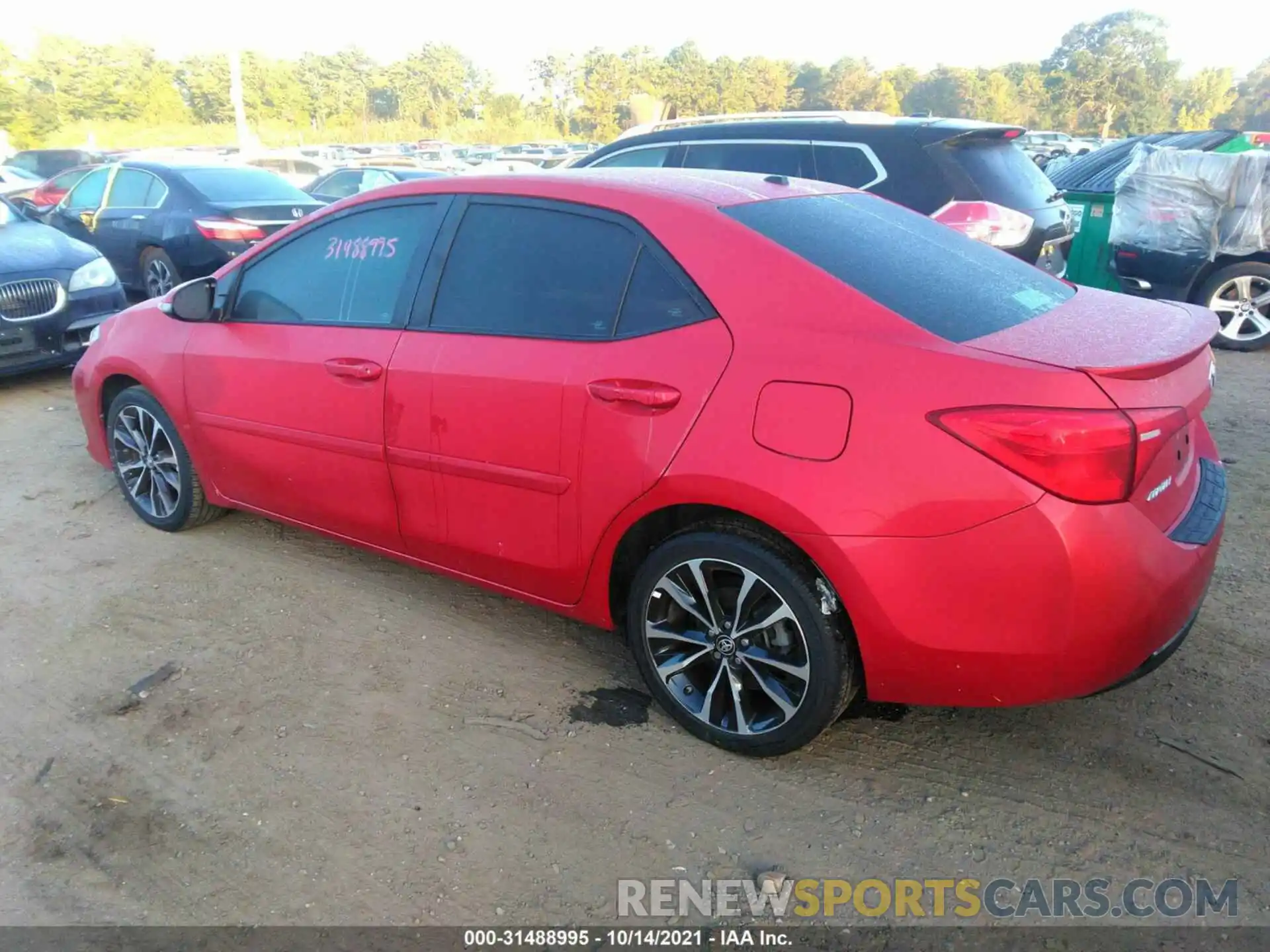 3 Photograph of a damaged car 2T1BURHE6KC137986 TOYOTA COROLLA 2019