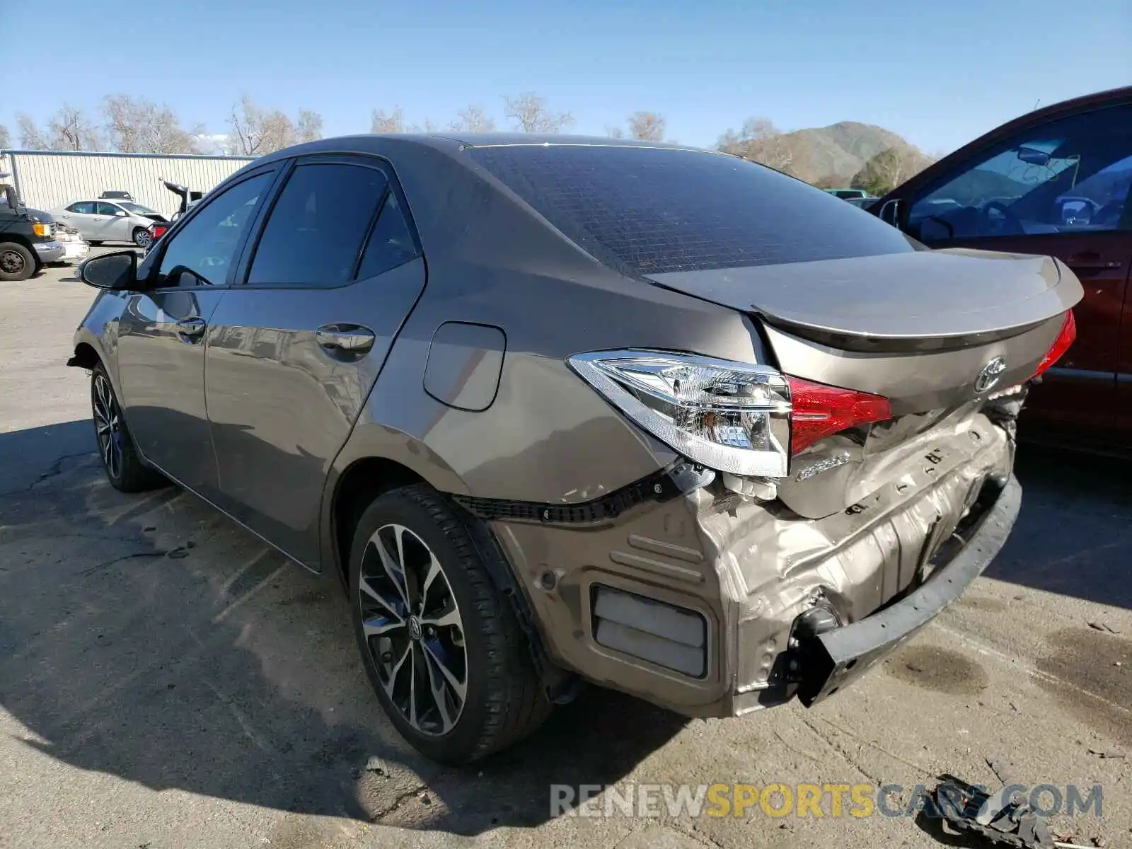 3 Photograph of a damaged car 2T1BURHE6KC138717 TOYOTA COROLLA 2019