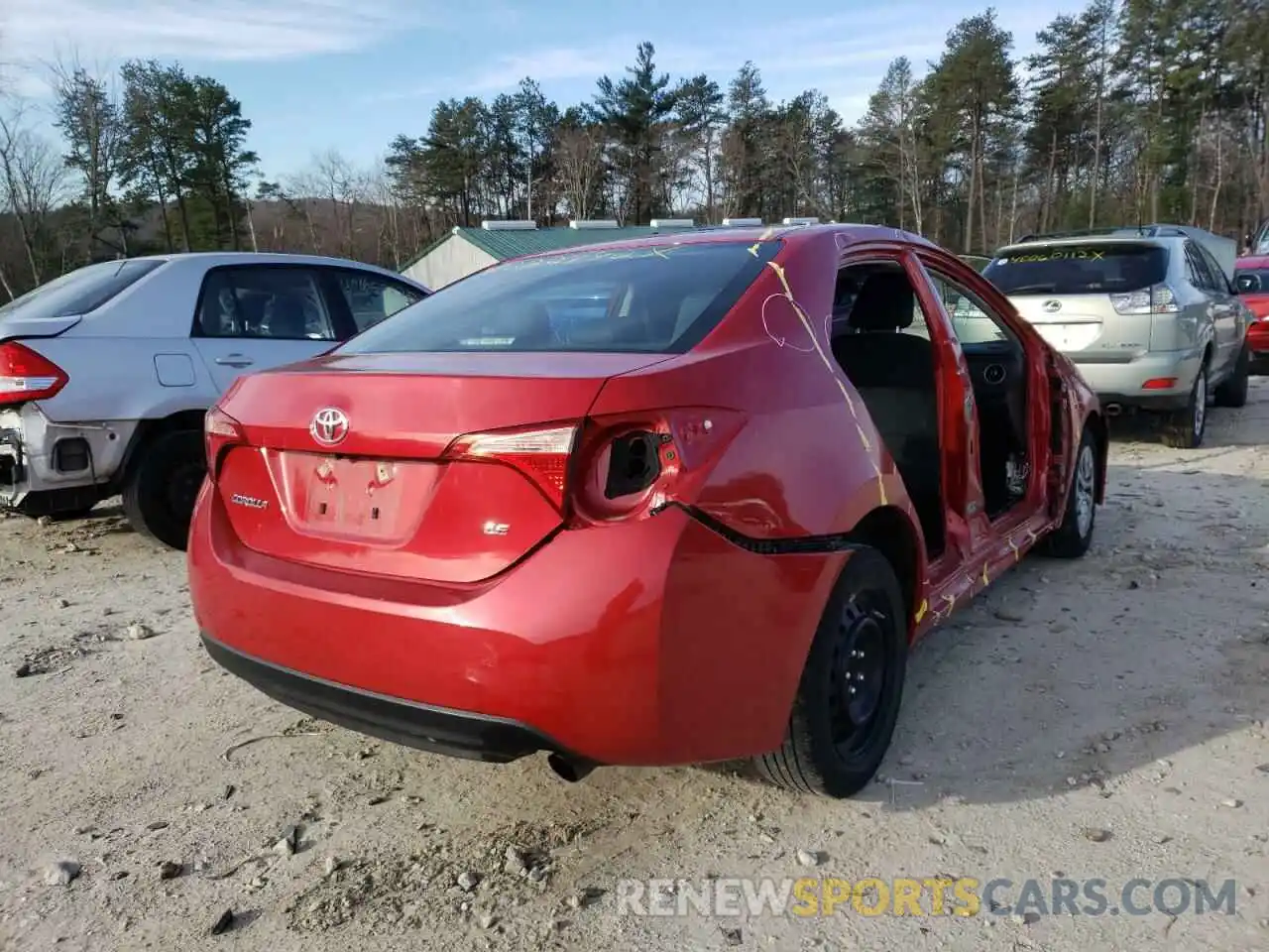 4 Photograph of a damaged car 2T1BURHE6KC139480 TOYOTA COROLLA 2019