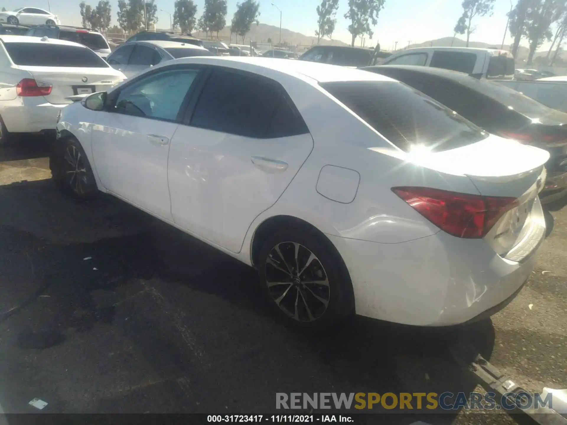 3 Photograph of a damaged car 2T1BURHE6KC141634 TOYOTA COROLLA 2019