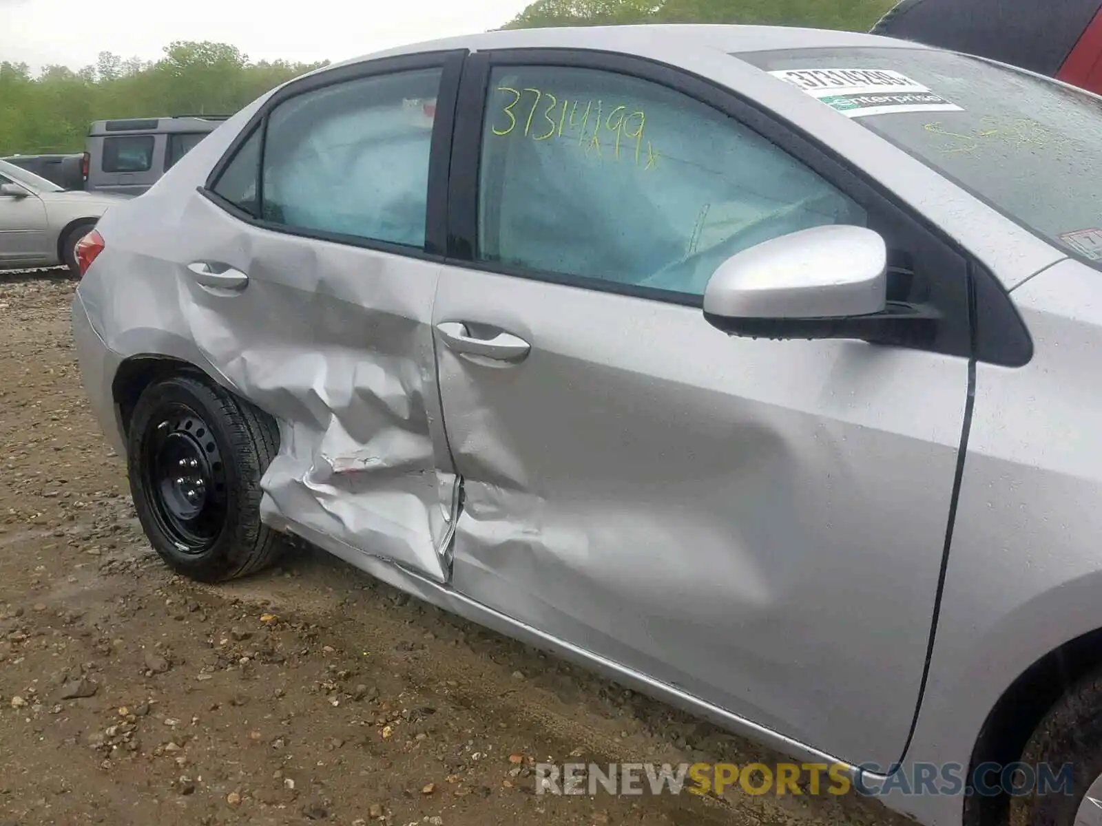 9 Photograph of a damaged car 2T1BURHE6KC141763 TOYOTA COROLLA 2019