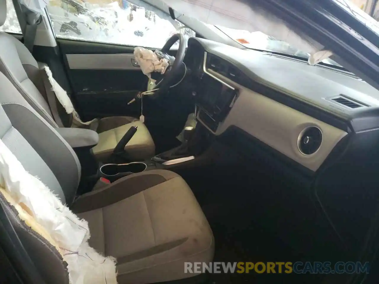 5 Photograph of a damaged car 2T1BURHE6KC142802 TOYOTA COROLLA 2019