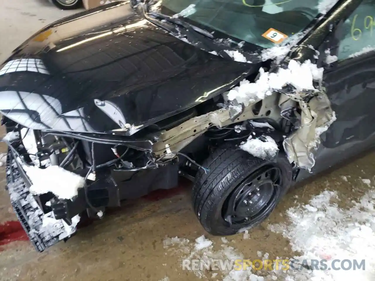 9 Photograph of a damaged car 2T1BURHE6KC142802 TOYOTA COROLLA 2019