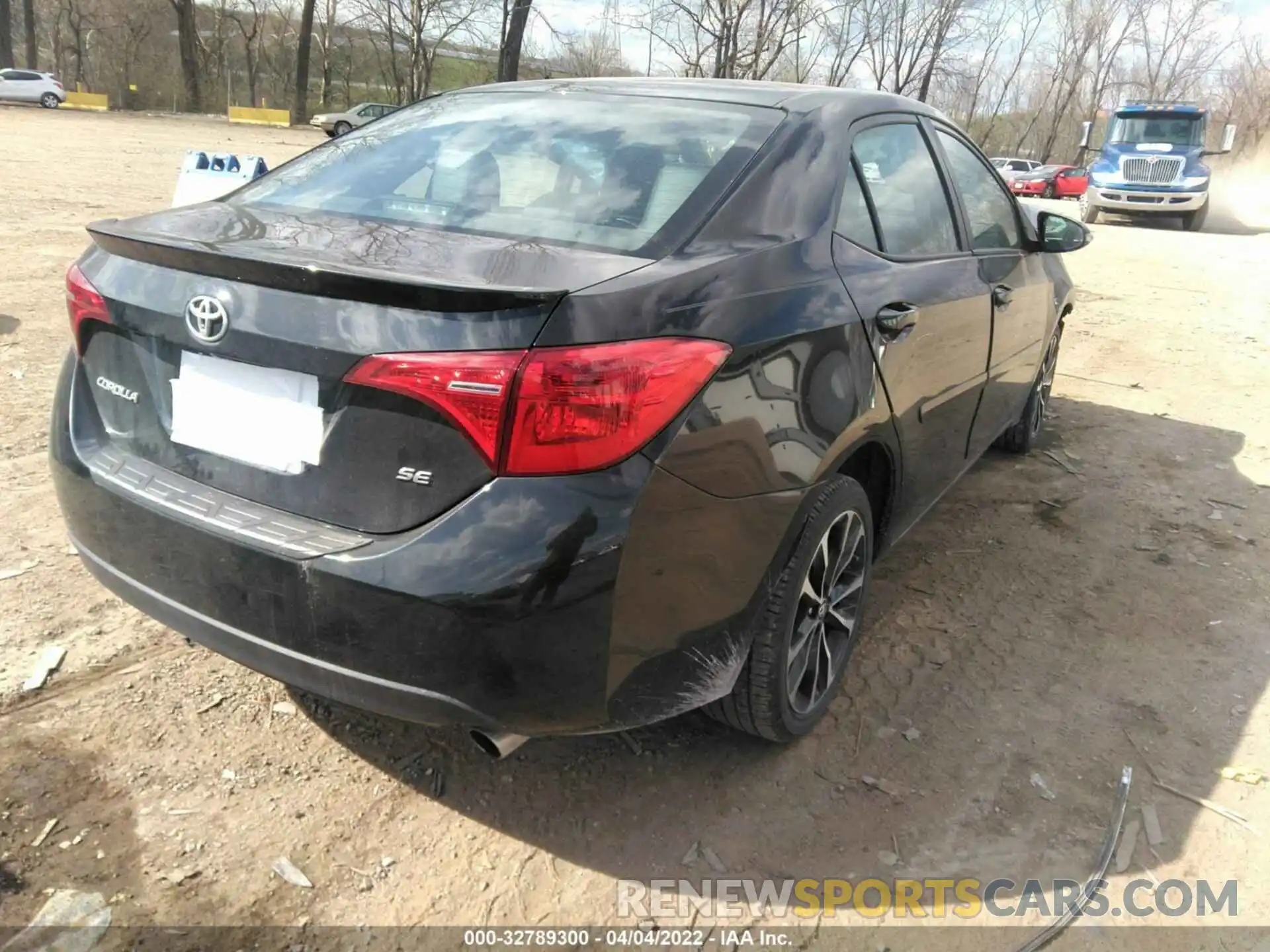 4 Photograph of a damaged car 2T1BURHE6KC142850 TOYOTA COROLLA 2019