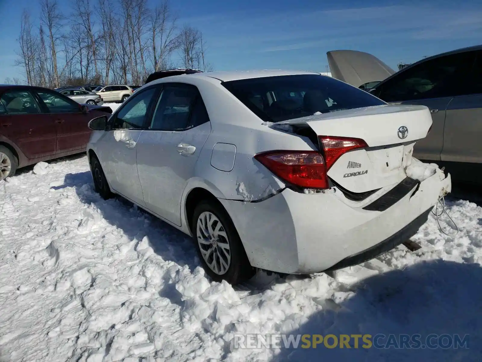 3 Photograph of a damaged car 2T1BURHE6KC143044 TOYOTA COROLLA 2019