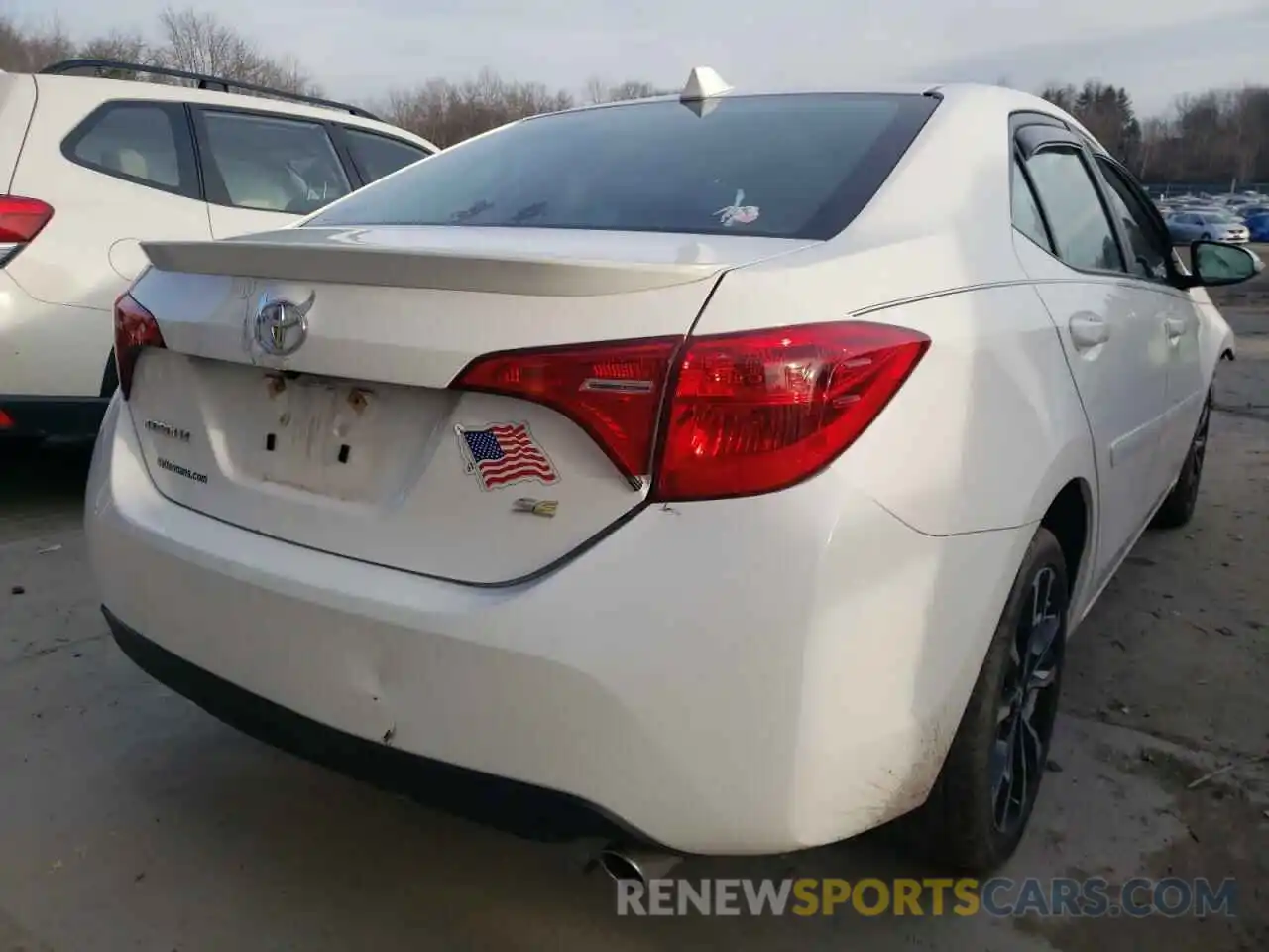 4 Photograph of a damaged car 2T1BURHE6KC143786 TOYOTA COROLLA 2019