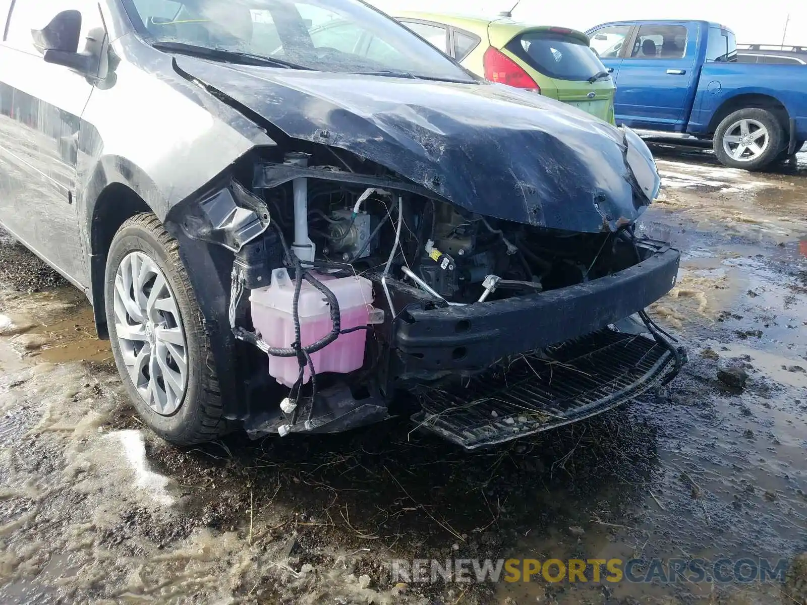 9 Фотография поврежденного автомобиля 2T1BURHE6KC143917 TOYOTA COROLLA 2019