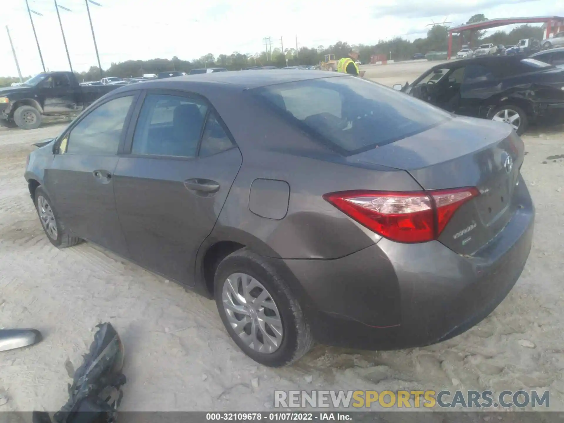 3 Photograph of a damaged car 2T1BURHE6KC145148 TOYOTA COROLLA 2019