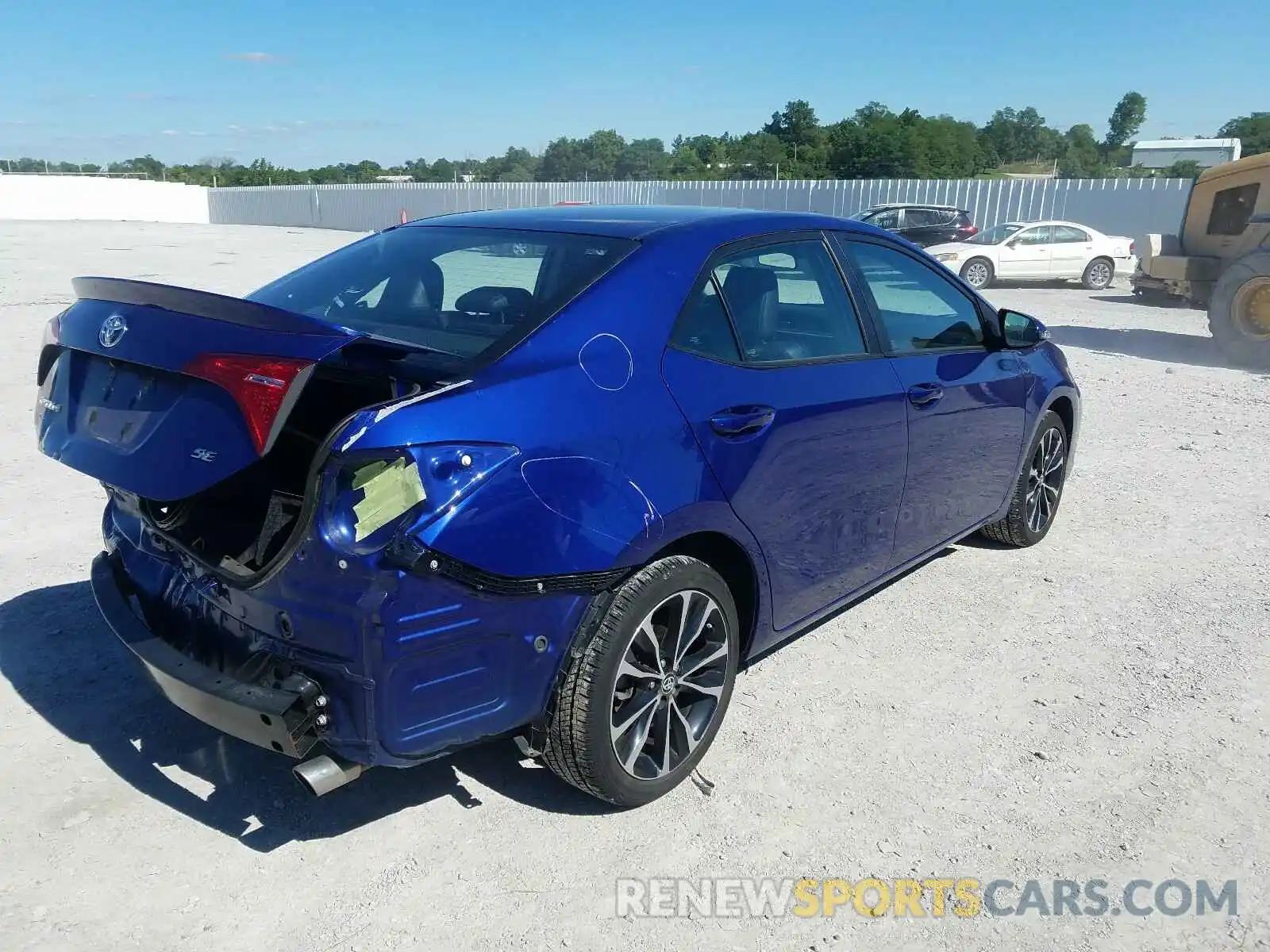 4 Photograph of a damaged car 2T1BURHE6KC145165 TOYOTA COROLLA 2019