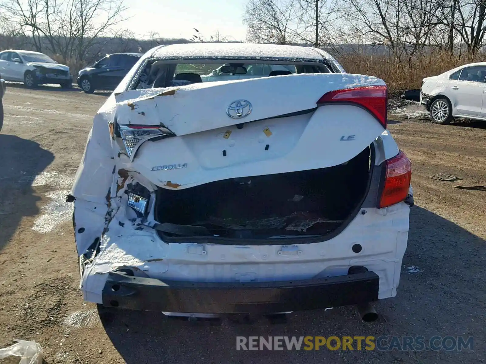 9 Photograph of a damaged car 2T1BURHE6KC145862 TOYOTA COROLLA 2019