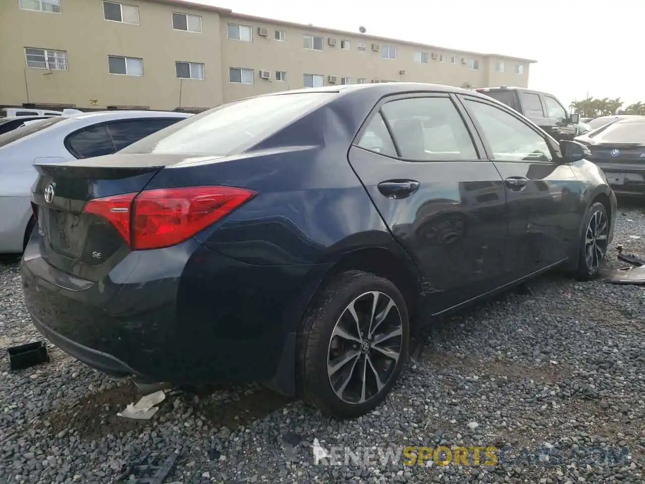 4 Photograph of a damaged car 2T1BURHE6KC146428 TOYOTA COROLLA 2019