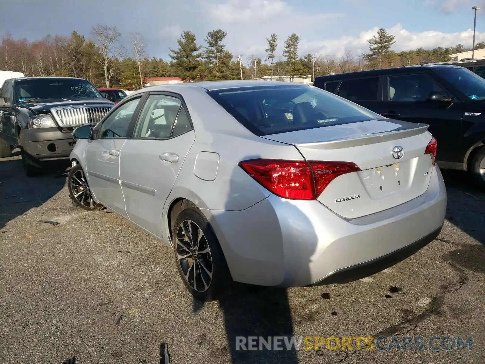 3 Photograph of a damaged car 2T1BURHE6KC147210 TOYOTA COROLLA 2019