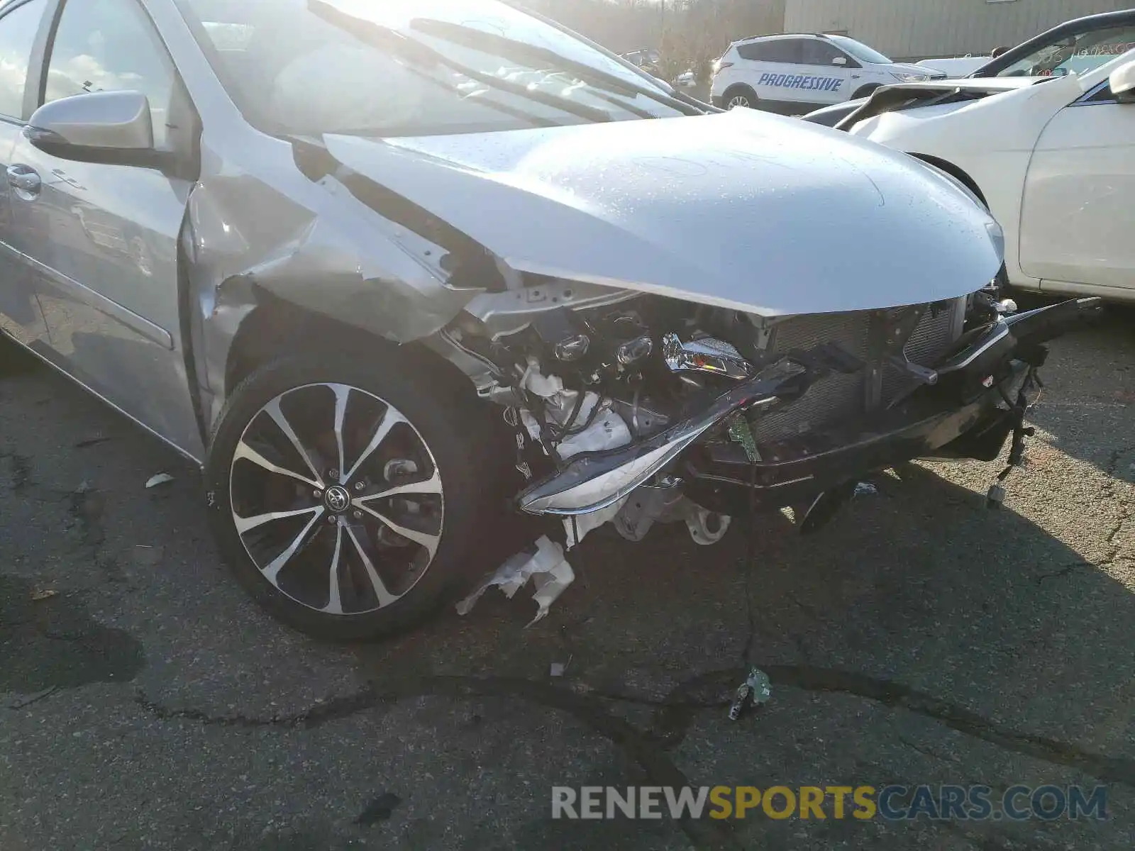 9 Photograph of a damaged car 2T1BURHE6KC147210 TOYOTA COROLLA 2019