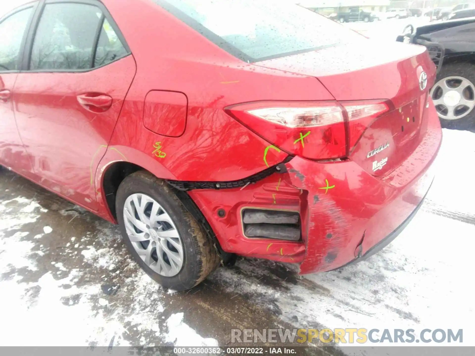 12 Photograph of a damaged car 2T1BURHE6KC148096 TOYOTA COROLLA 2019