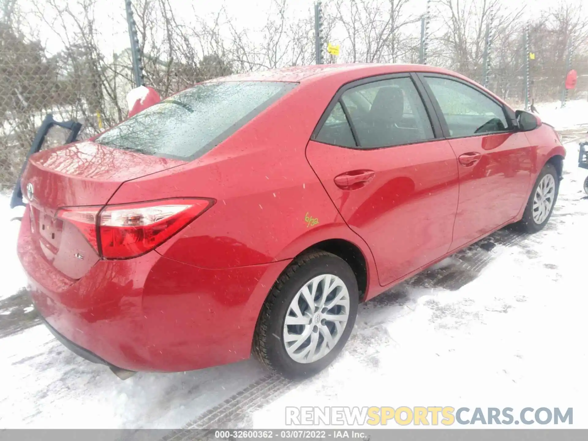 4 Photograph of a damaged car 2T1BURHE6KC148096 TOYOTA COROLLA 2019