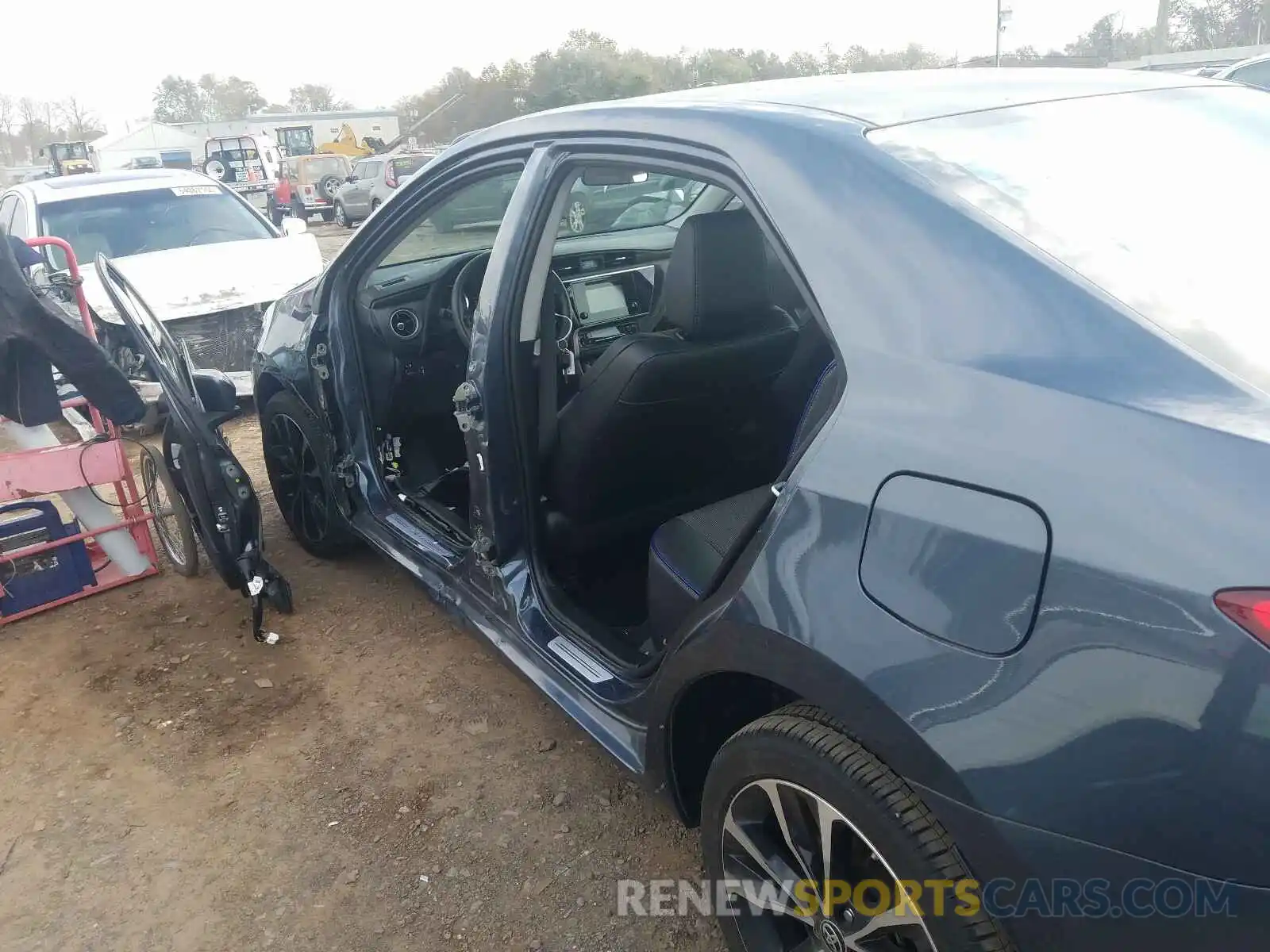 9 Photograph of a damaged car 2T1BURHE6KC148132 TOYOTA COROLLA 2019