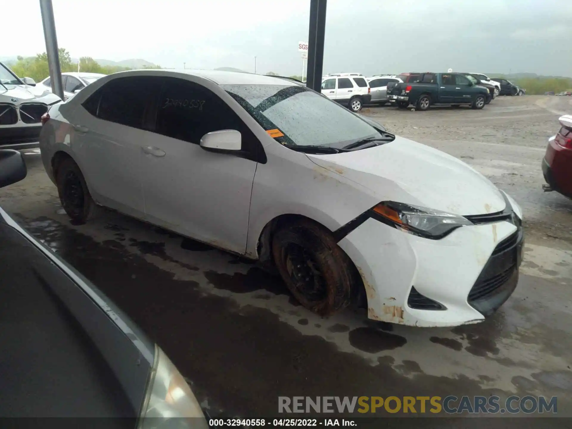 1 Photograph of a damaged car 2T1BURHE6KC148423 TOYOTA COROLLA 2019