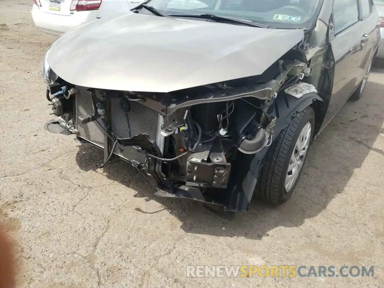 9 Photograph of a damaged car 2T1BURHE6KC149832 TOYOTA COROLLA 2019