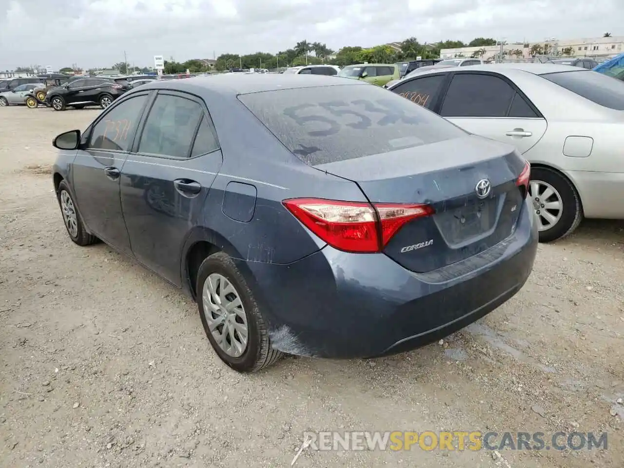 3 Photograph of a damaged car 2T1BURHE6KC151175 TOYOTA COROLLA 2019