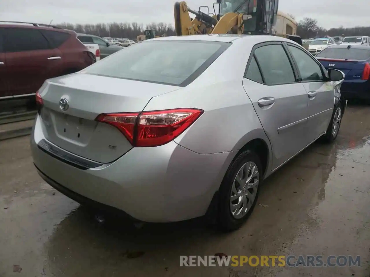 4 Photograph of a damaged car 2T1BURHE6KC151211 TOYOTA COROLLA 2019